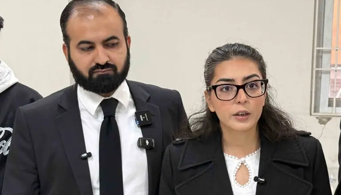 منتازعہ ٹویٹس کیس ،ایمان مزاری اور ہادی علی چٹھہ کو دس دس سال قیدکی سزا،تین کروڑ ساٹ لاکھ جرمانہ عائد